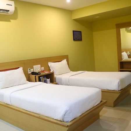 Hotel Rainbow Suites Kannur Exterior photo